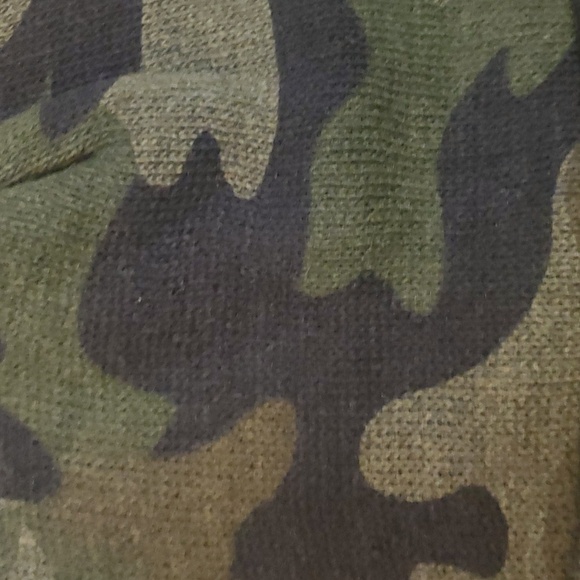 Camo Beanie - Picture 3 of 4